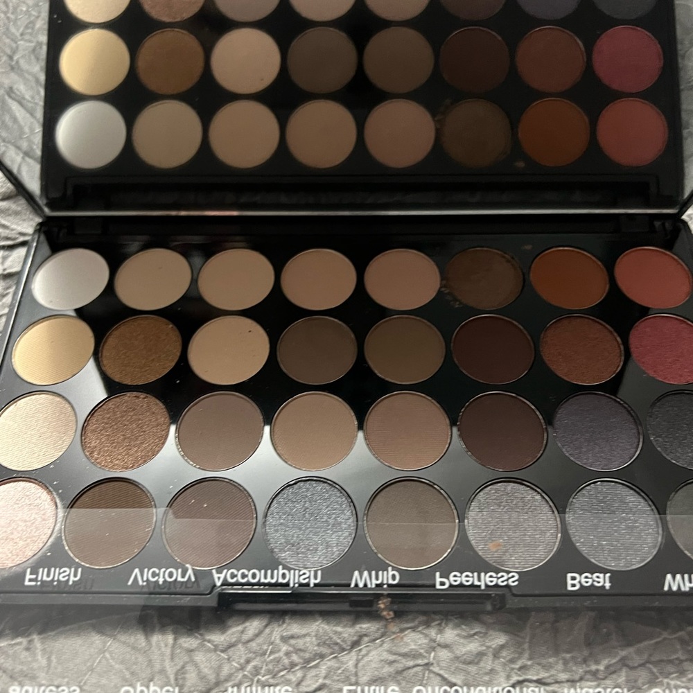 Revolutions Eyeshadow